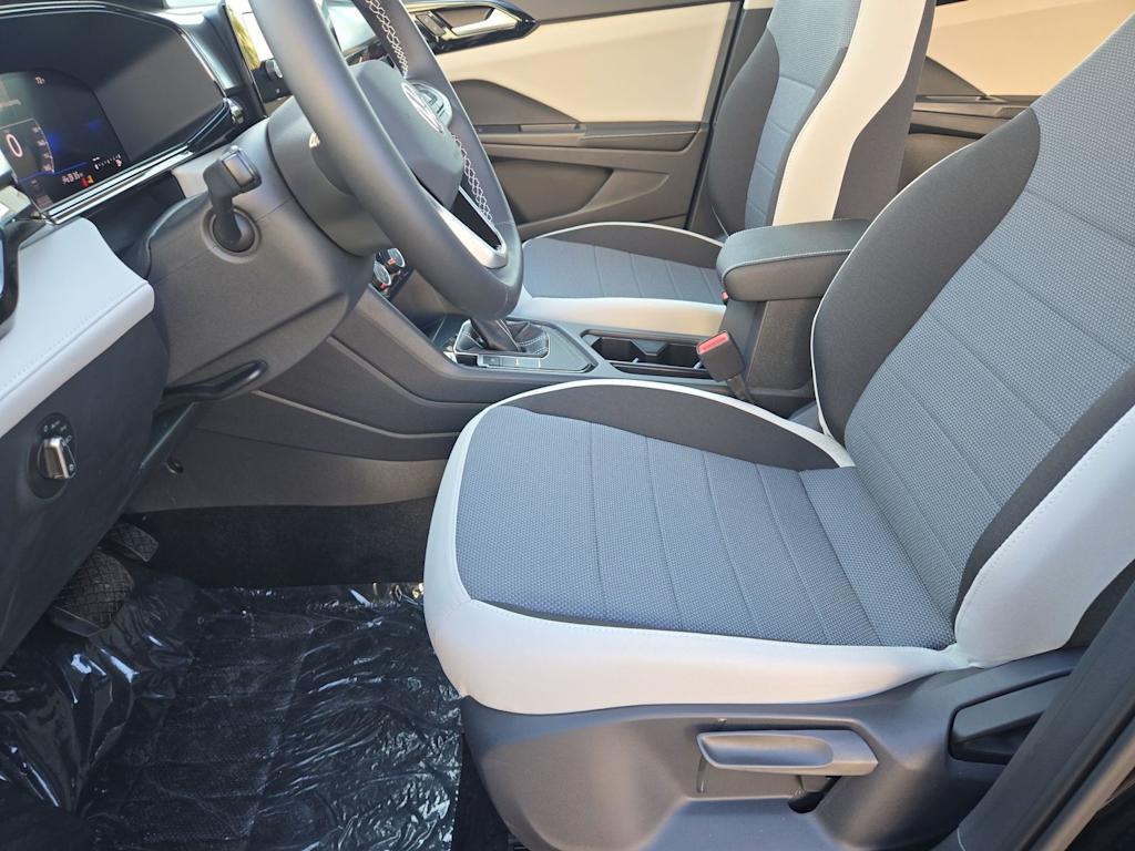 Thumbnail: 2025 Volkswagen Taos - 10