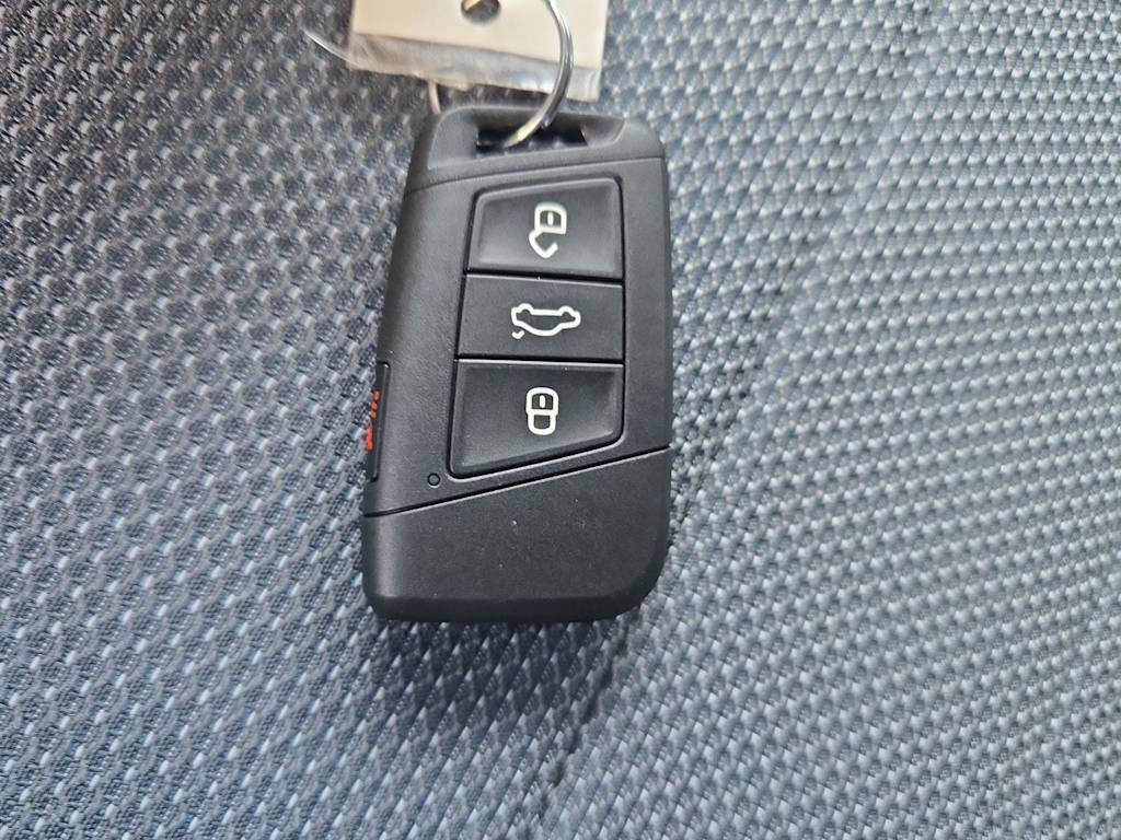 Thumbnail: 2025 Volkswagen Taos - 18