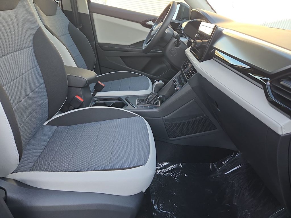 Thumbnail: 2025 Volkswagen Taos - 11