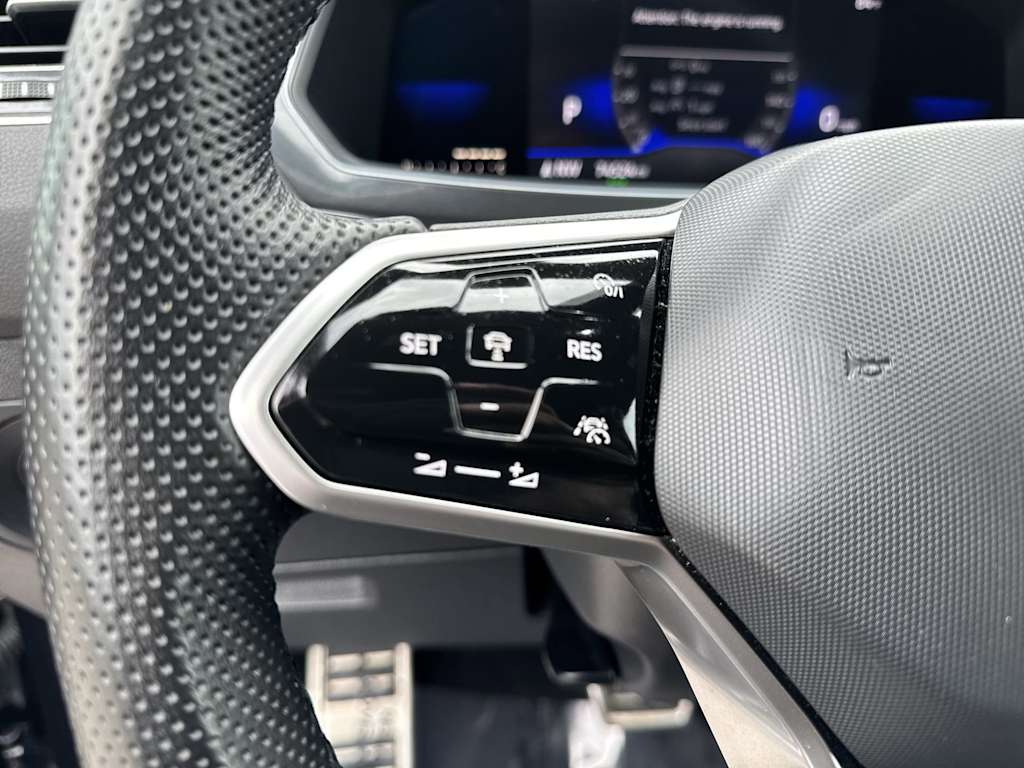 Thumbnail: 2022 Volkswagen Tiguan - 27