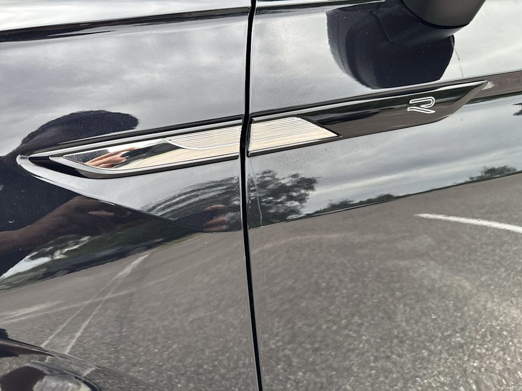 Thumbnail: 2022 Volkswagen Tiguan - 23