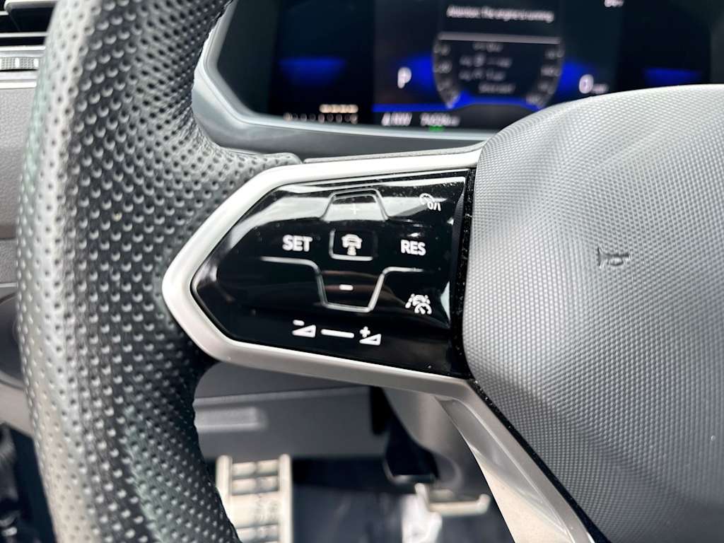 Thumbnail: 2022 Volkswagen Tiguan - 27