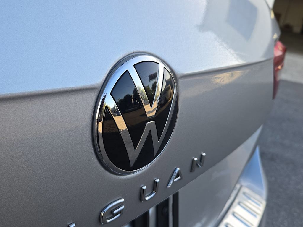 Thumbnail: 2023 Volkswagen Tiguan - 7