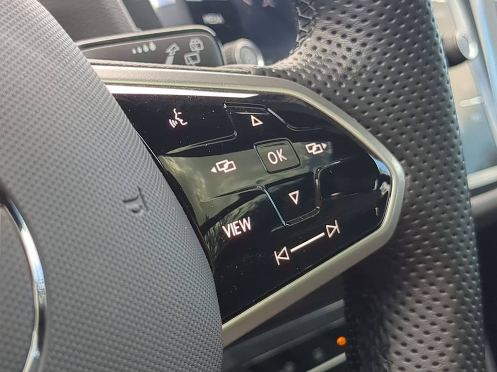 Thumbnail: 2023 Volkswagen Tiguan - 33