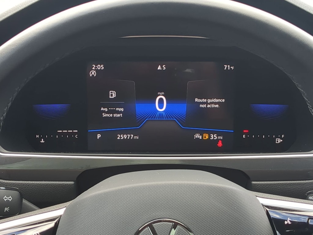 Thumbnail: 2023 Volkswagen Tiguan - 16