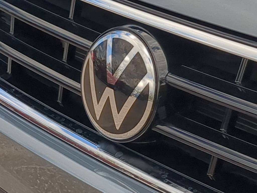 Thumbnail: 2023 Volkswagen Tiguan - 7