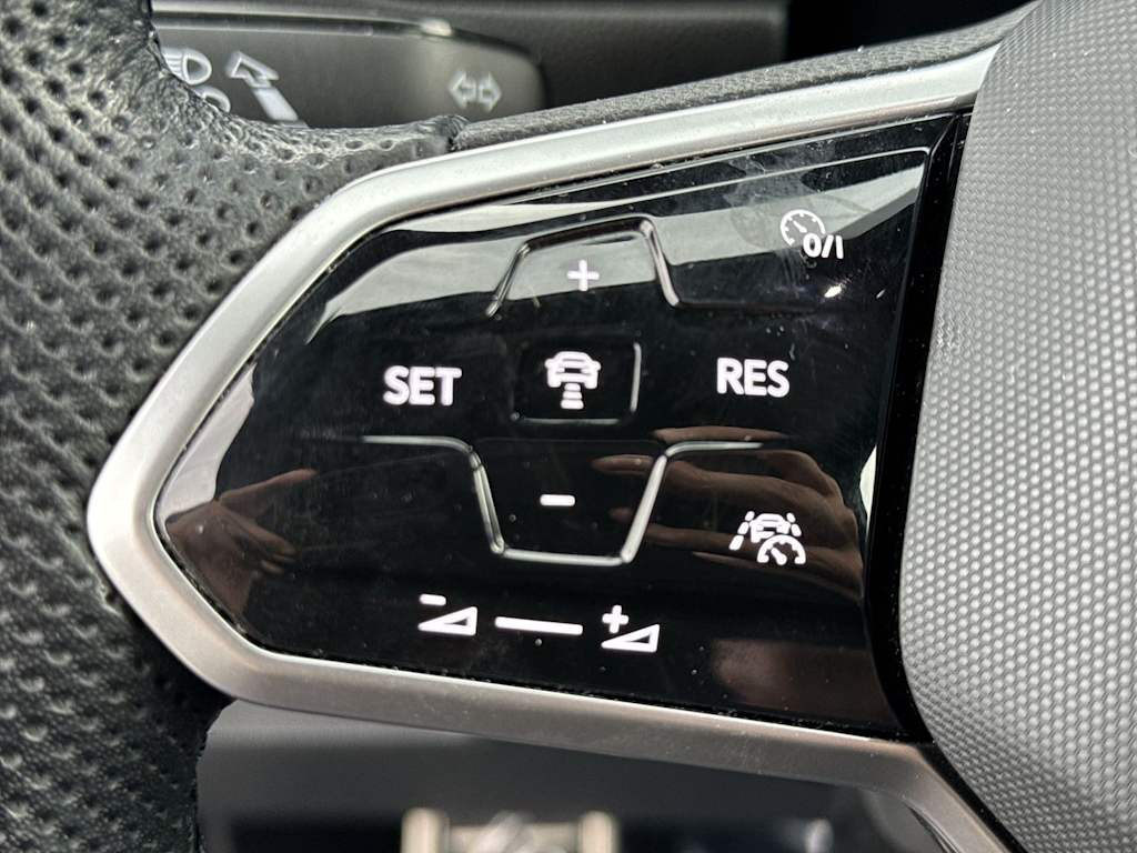 Thumbnail: 2024 Volkswagen Tiguan - 34