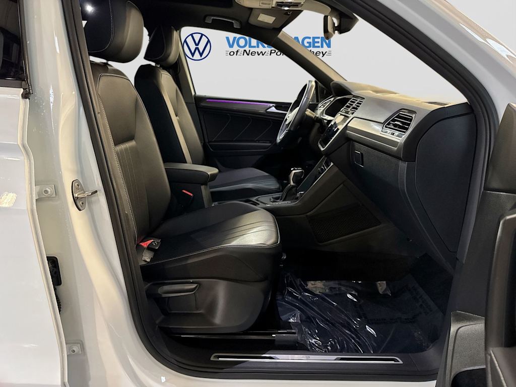 Thumbnail: 2024 Volkswagen Tiguan - 11