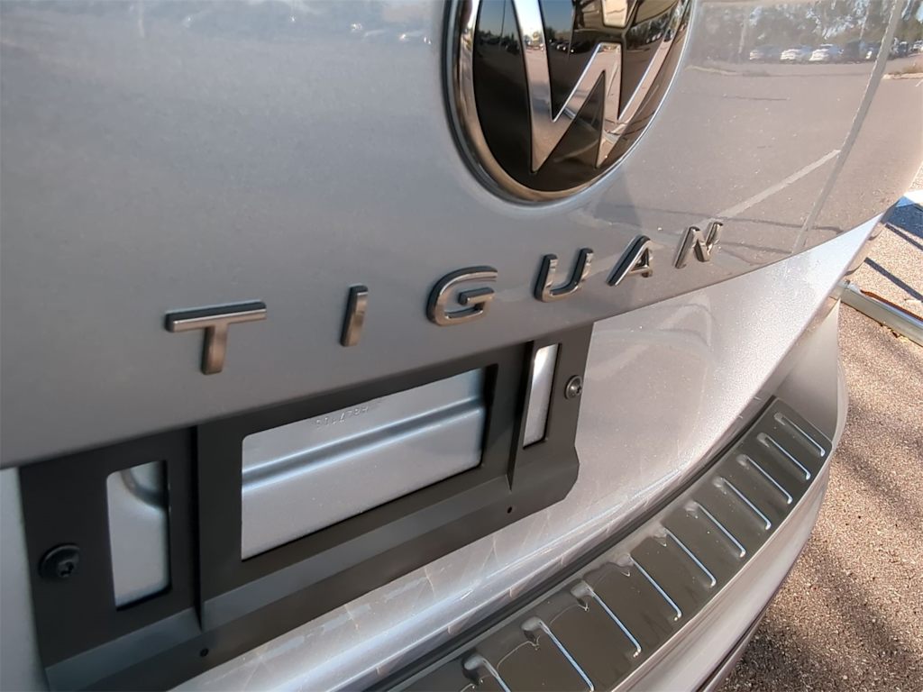 2024 Volkswagen Tiguan SE R-Line Black 27