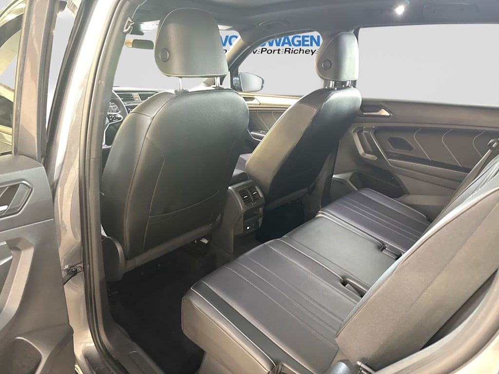 Thumbnail: 2022 Volkswagen Tiguan - 12