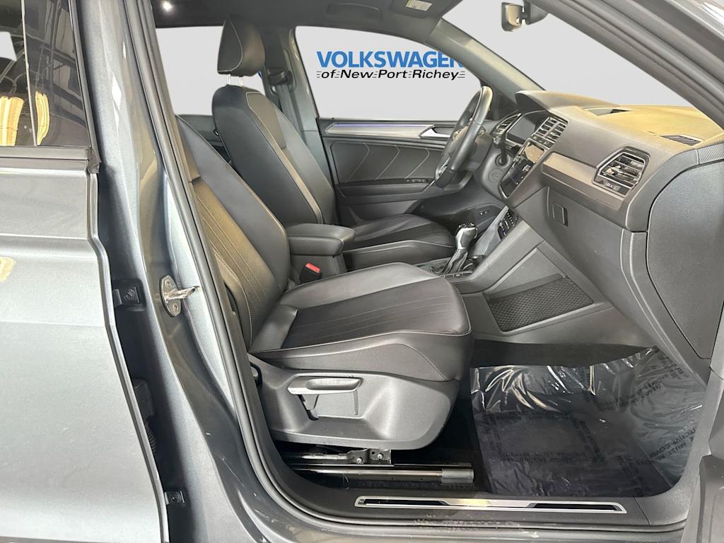 Thumbnail: 2022 Volkswagen Tiguan - 11