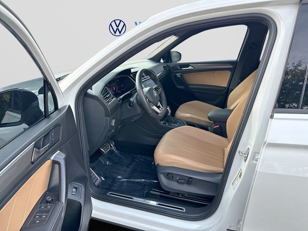 Thumbnail: 2024 Volkswagen Tiguan - 24