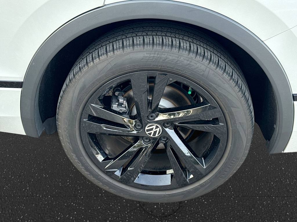 Thumbnail: 2024 Volkswagen Tiguan - 8