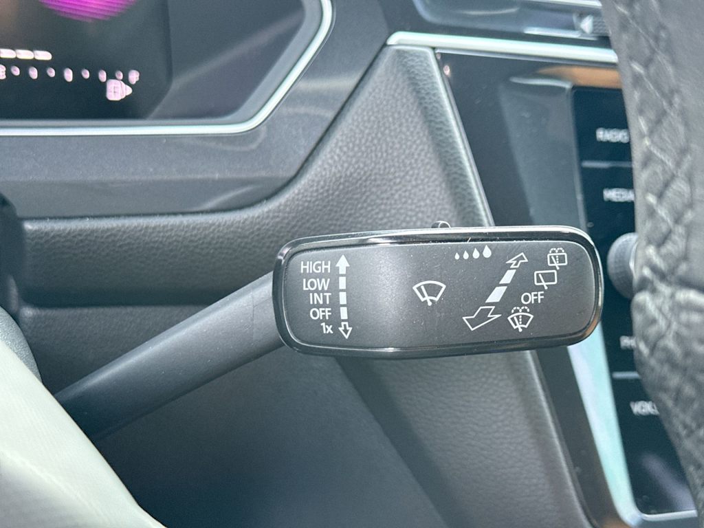 Thumbnail: 2024 Volkswagen Tiguan - 38