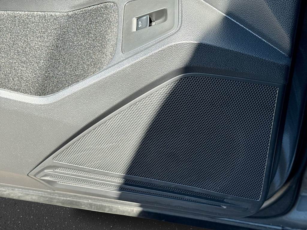 Thumbnail: 2024 Volkswagen Tiguan - 41