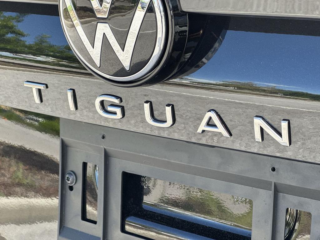 Thumbnail: 2025 Volkswagen Tiguan - 21