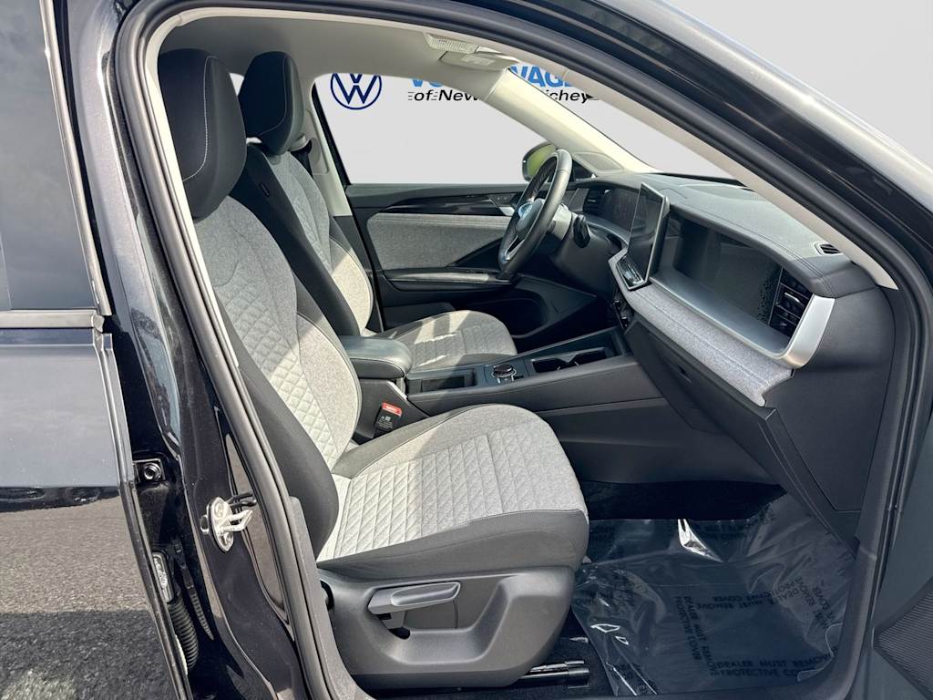 Thumbnail: 2025 Volkswagen Tiguan - 25