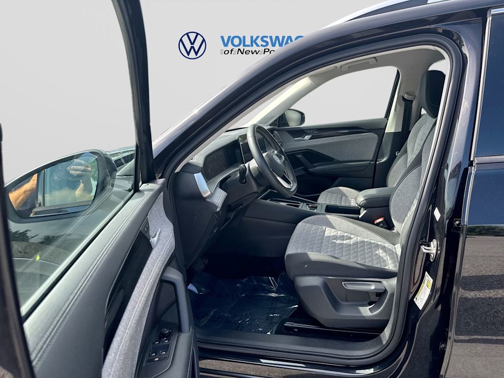 Thumbnail: 2025 Volkswagen Tiguan - 11