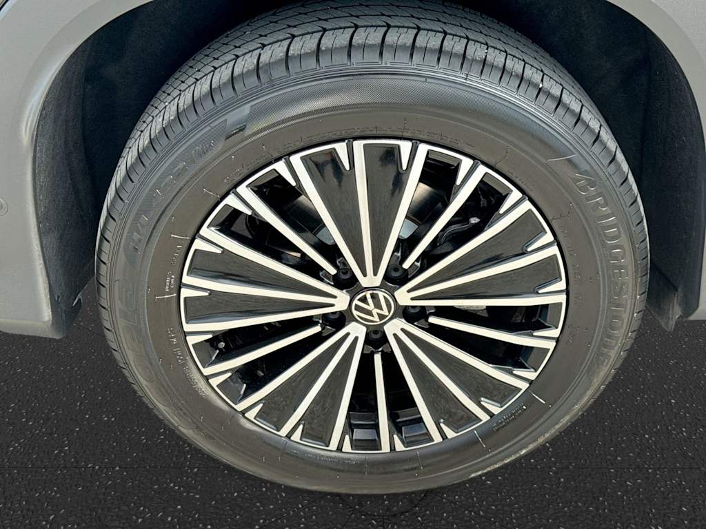 Thumbnail: 2025 Volkswagen Tiguan - 8