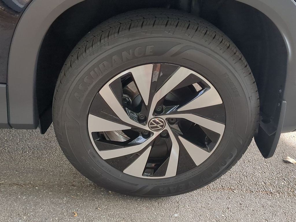 Thumbnail: 2025 Volkswagen Tiguan - 7