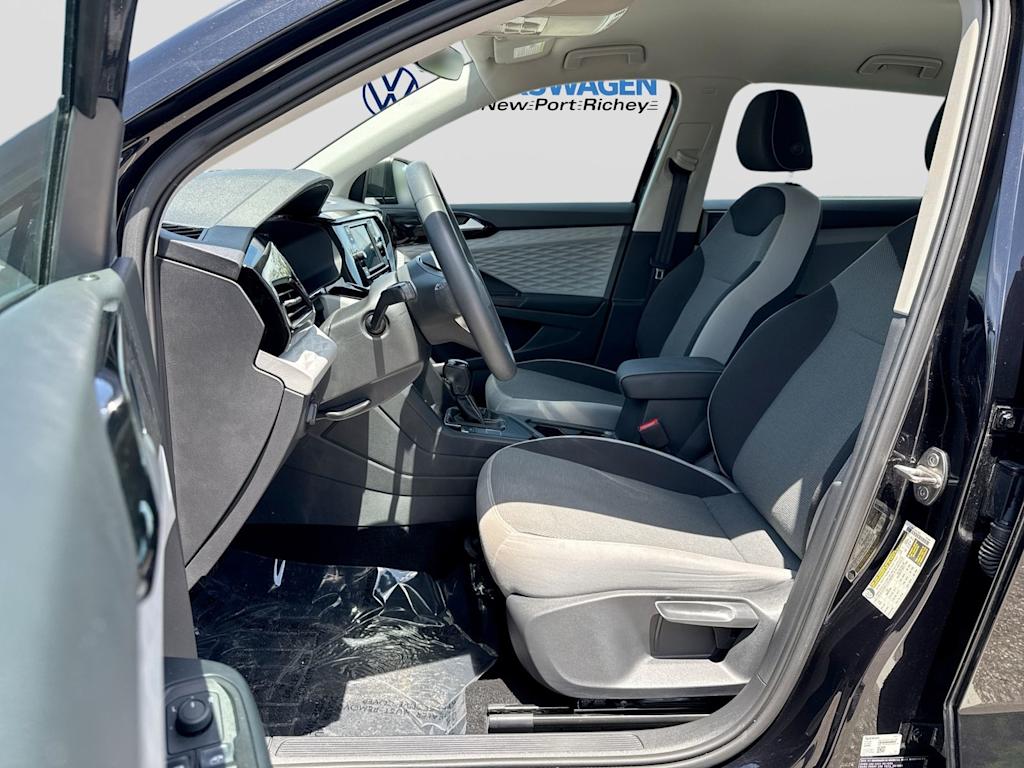 Thumbnail: 2023 Volkswagen Taos - 10