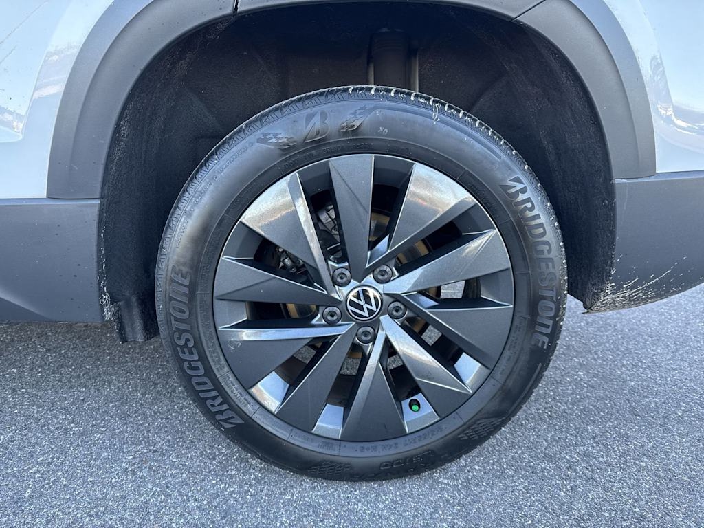 Thumbnail: 2023 Volkswagen Taos - 8