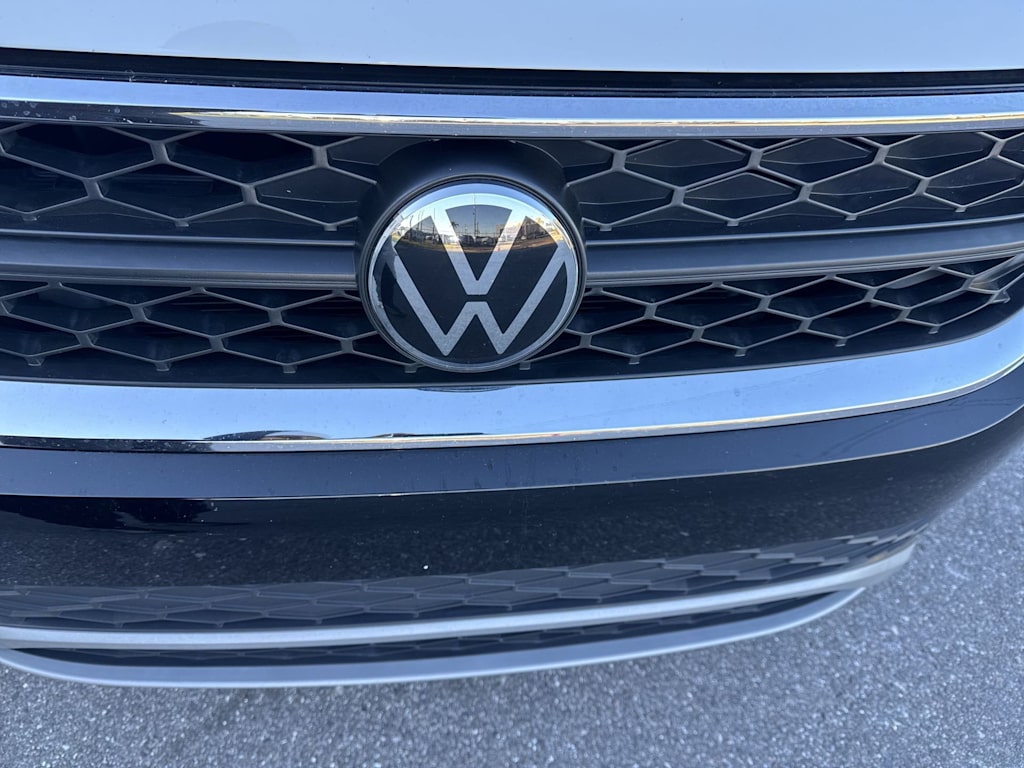 Thumbnail: 2023 Volkswagen Taos - 7