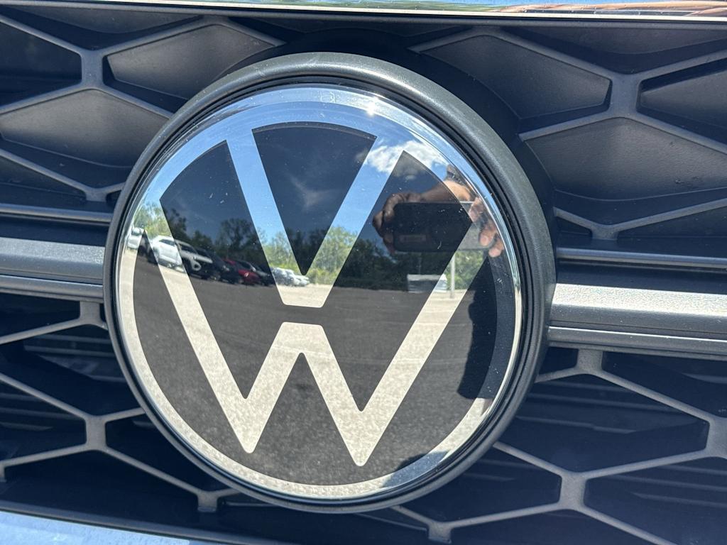 Thumbnail: 2023 Volkswagen Taos - 7