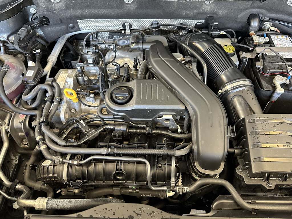 Thumbnail: 2023 Volkswagen Taos - 9
