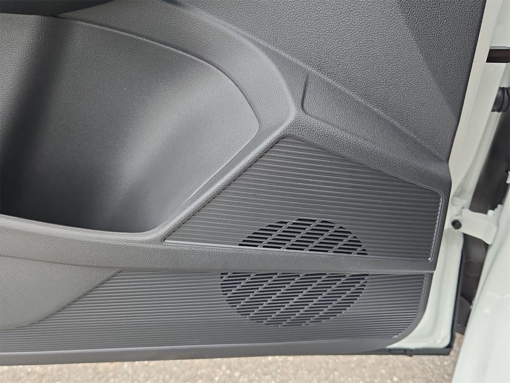 Thumbnail: 2025 Volkswagen Taos - 17