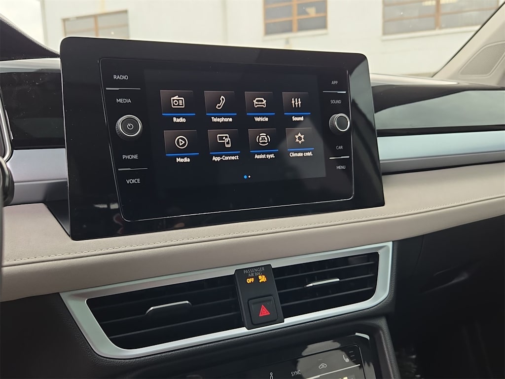 Thumbnail: 2025 Volkswagen Taos - 15