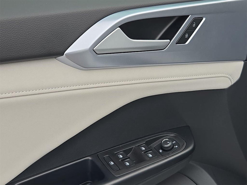 Thumbnail: 2025 Volkswagen Taos - 37