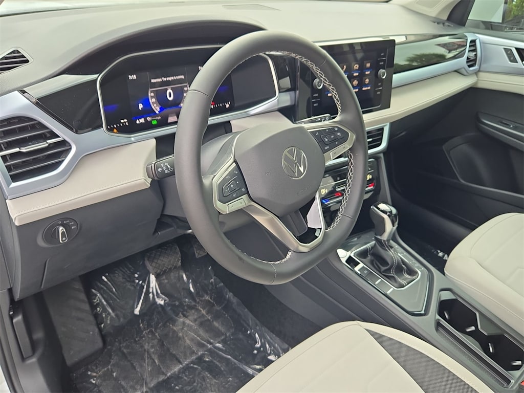 Thumbnail: 2025 Volkswagen Taos - 2