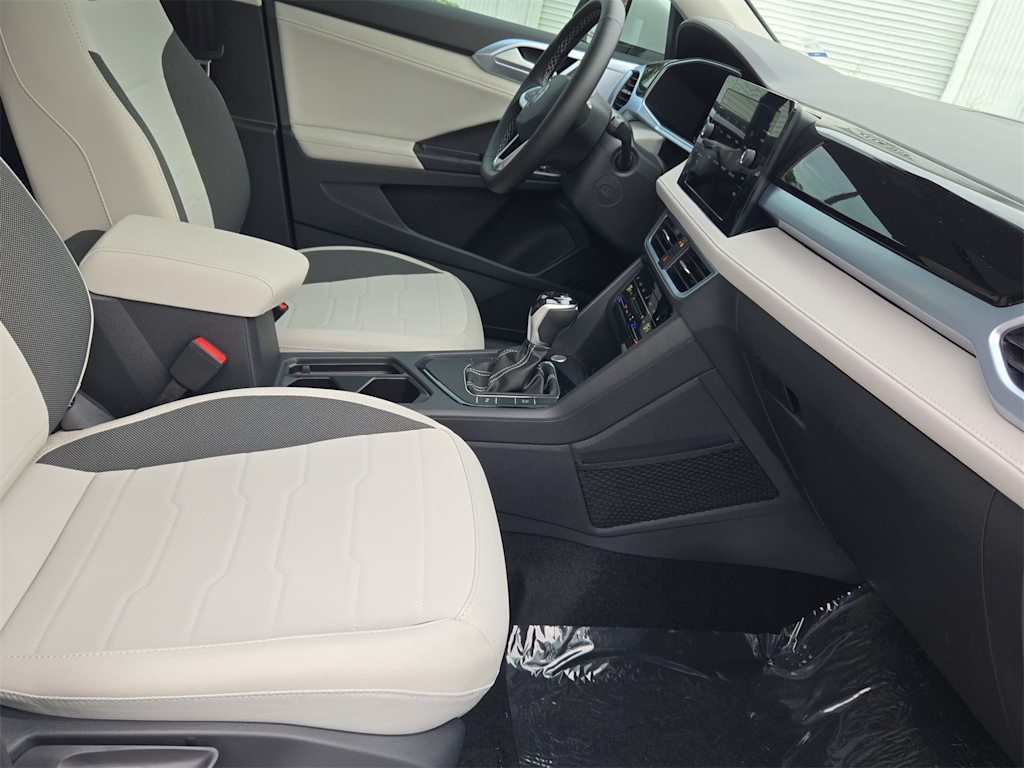 Thumbnail: 2025 Volkswagen Taos - 12