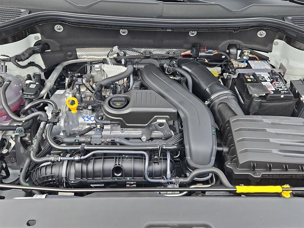 Thumbnail: 2025 Volkswagen Taos - 9