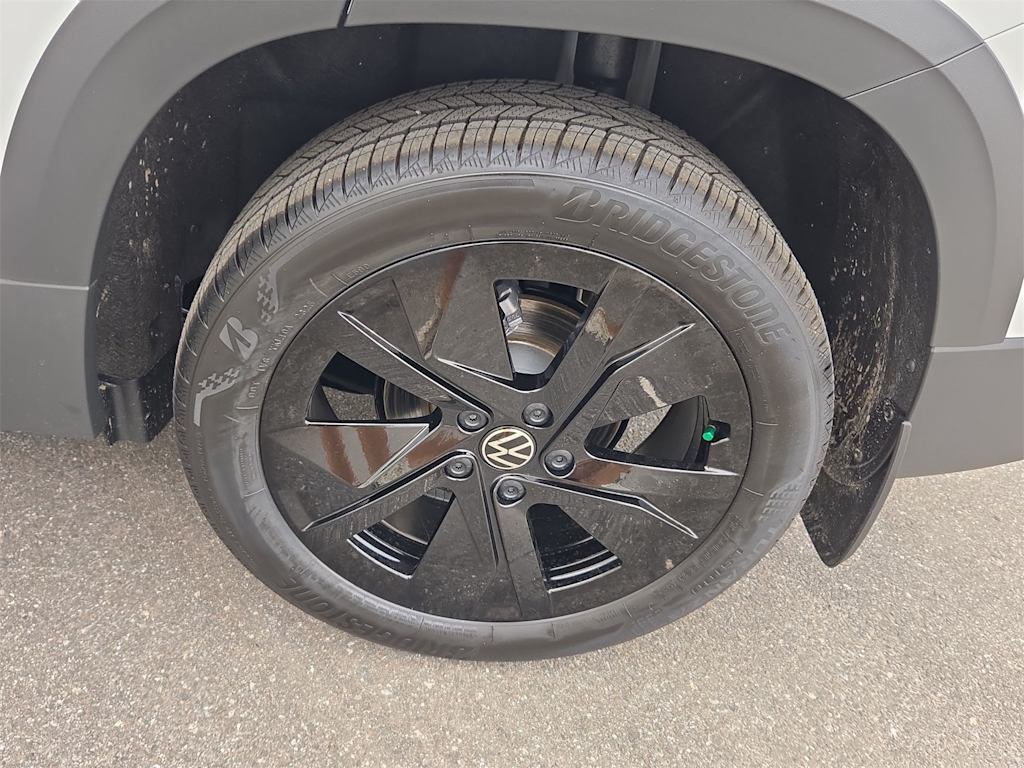 Thumbnail: 2025 Volkswagen Taos - 8