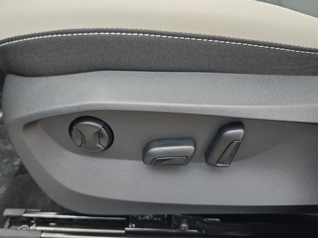 Thumbnail: 2025 Volkswagen Taos - 27