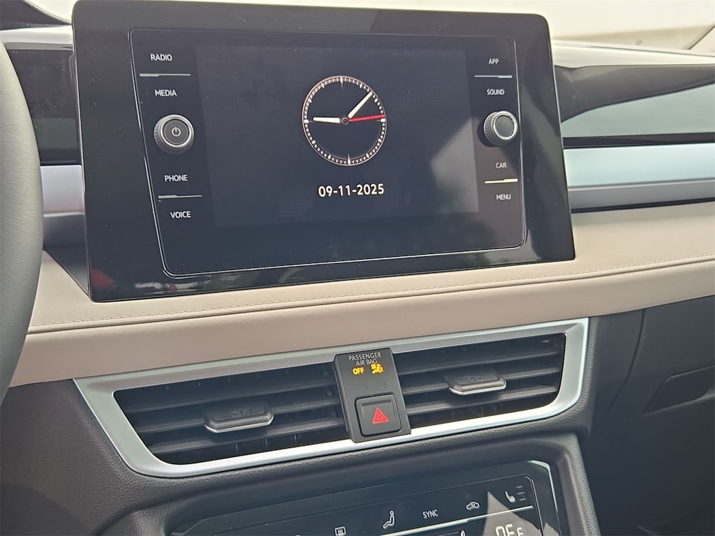 Thumbnail: 2025 Volkswagen Taos - 14