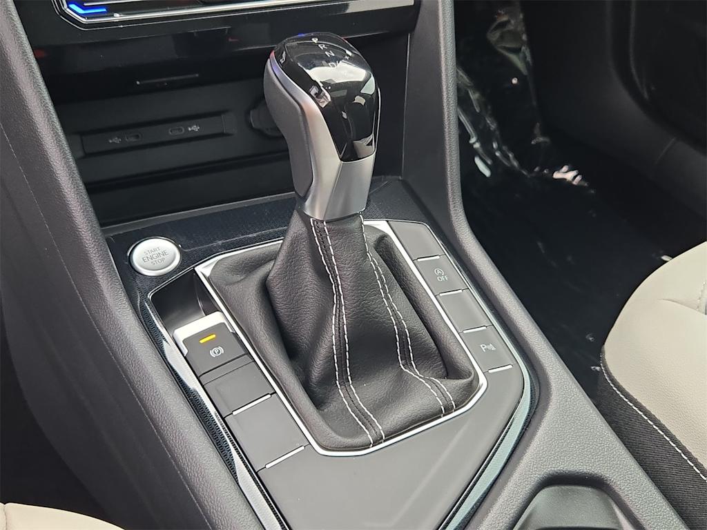 Thumbnail: 2025 Volkswagen Taos - 15