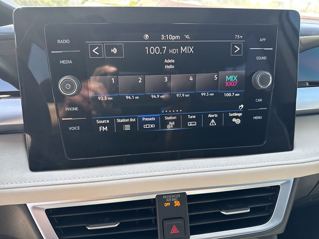 Thumbnail: 2025 Volkswagen Taos - 15