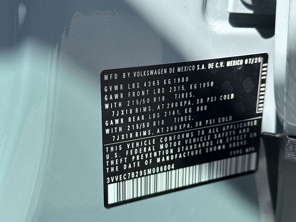 Thumbnail: 2025 Volkswagen Taos - 17