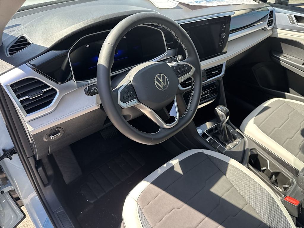 Thumbnail: 2025 Volkswagen Taos - 2