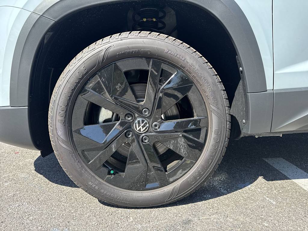 Thumbnail: 2025 Volkswagen Taos - 8