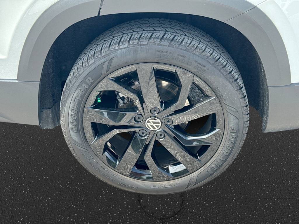 Thumbnail: 2024 Volkswagen Taos - 8