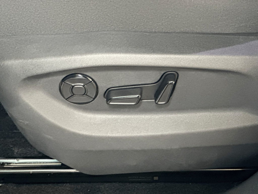 Thumbnail: 2026 Volkswagen Tiguan - 32