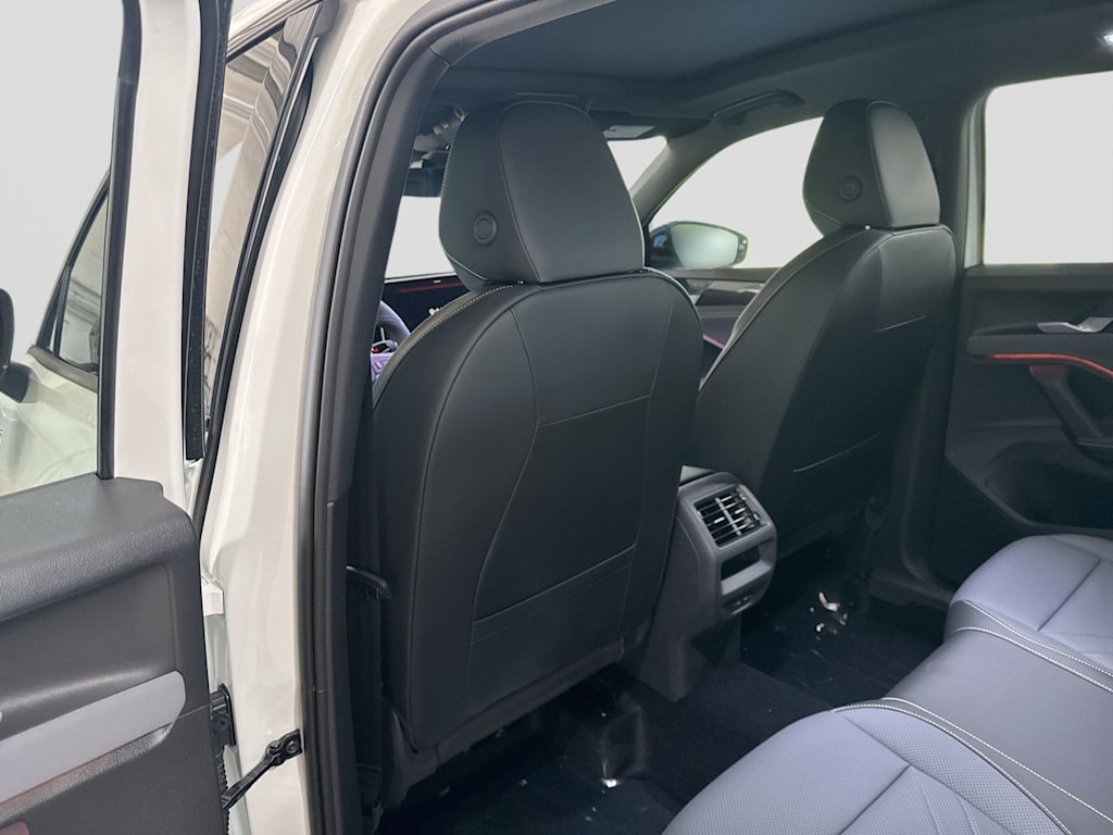 Thumbnail: 2026 Volkswagen Tiguan - 13