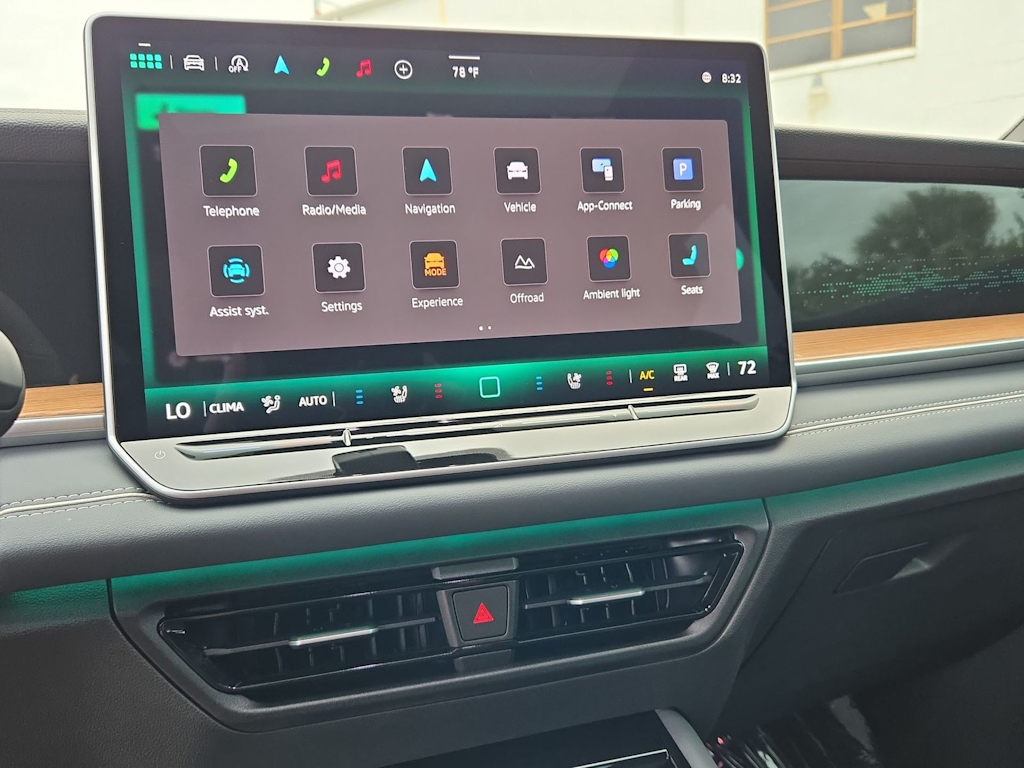 Thumbnail: 2025 Volkswagen Tiguan - 15