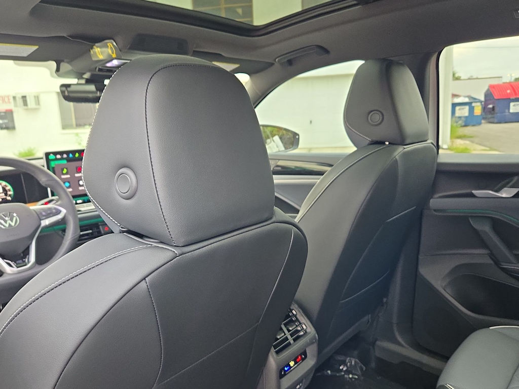 Thumbnail: 2025 Volkswagen Tiguan - 12