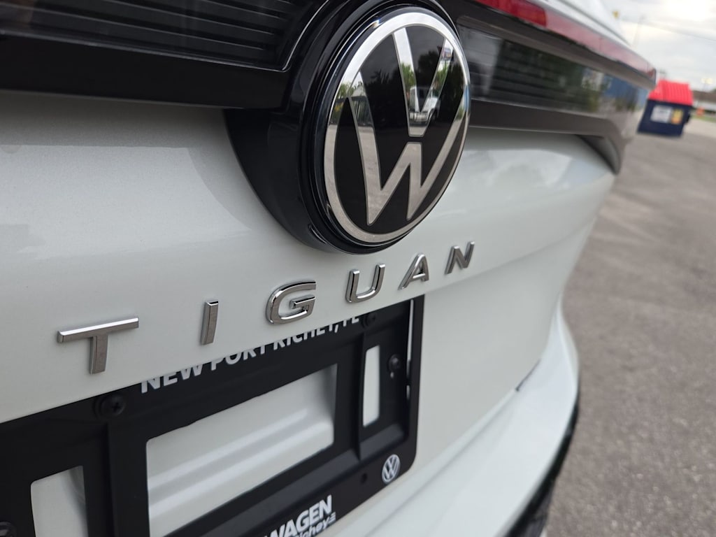 Thumbnail: 2025 Volkswagen Tiguan - 24