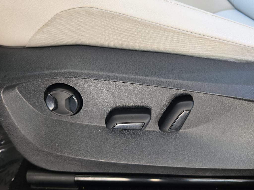 Thumbnail: 2023 Volkswagen Tiguan - 27